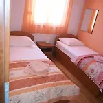 Melita 特罗吉尔