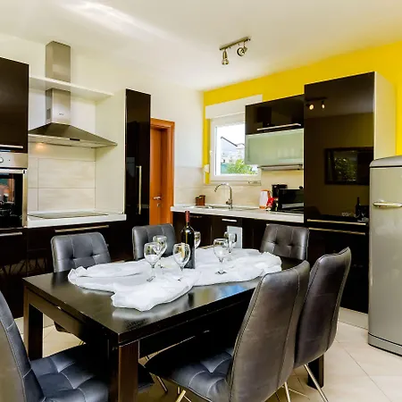 Melita شقة تروغير