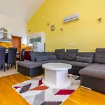 Apartment Melita *