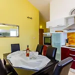 Melita Τρογκίρ